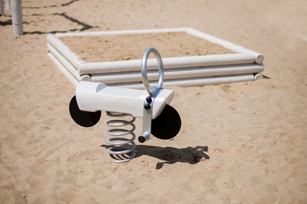 Lars Laj L'arredo di parchi giochi, Dondoli & Altalene