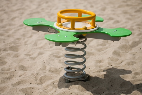 Lars Laj L'arredo di parchi giochi, Dondoli & Altalene