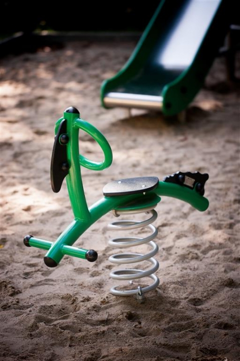 Lars Laj L'arredo di parchi giochi, Dondoli & Altalene