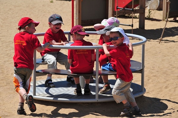 Lars Laj L'arredo di parchi giochi, Giostre