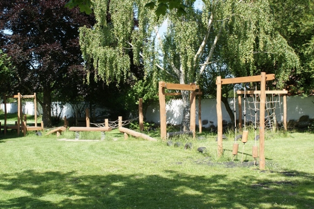 Lars Laj L'arredo di parchi giochi, I percorsi ad ostacoli