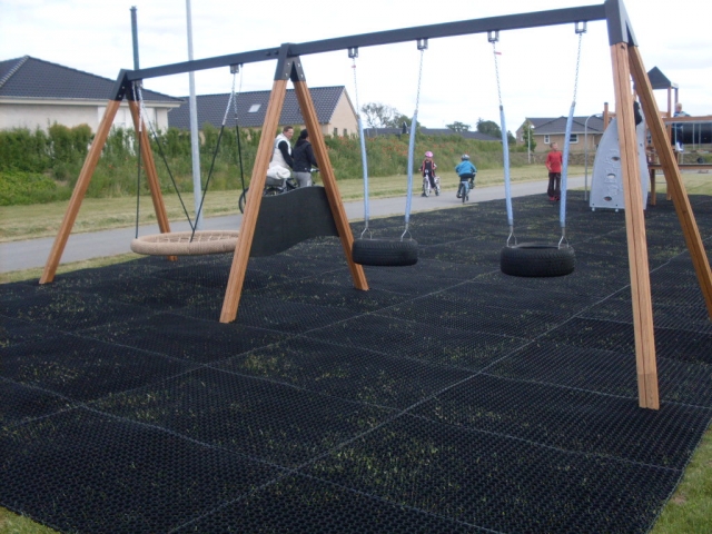 Lars Laj Le superfici sicure, Tappeti di gomma