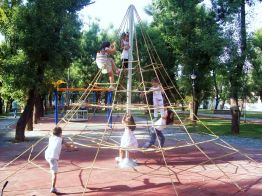 Lars Laj L'arredo di parchi giochi, L'arrampicata
