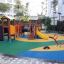 Parco giochi per bambini con Alpha playhouse with slide.