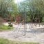 Small Powerclimber climbing net in un parco giochi.