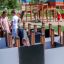 Bambini che giocano nella struttura labirinto del parco giochi Ariadne.