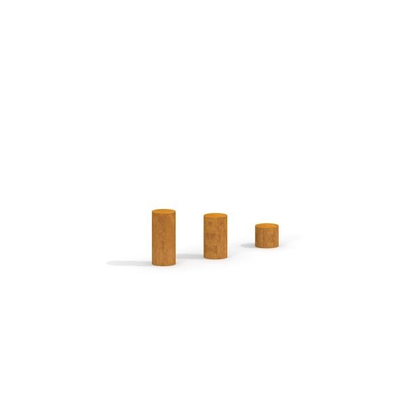 Tre ceppi di legno di diverse altezze (3 pz.).