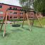 Attrezzatura da parco giochi Swing Frame 1(BNS) +1 (double swing) in una zona residenziale