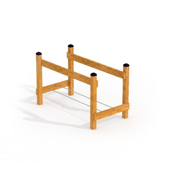 Struttura da gioco in legno Chain Bridge con travi orizzontali e catena al centro.