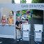 Bambini che giocano a una struttura da parco giochi a tema Gas Station.