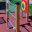Attrezzatura da gioco Abacus con perline colorate in una giornata di sole.