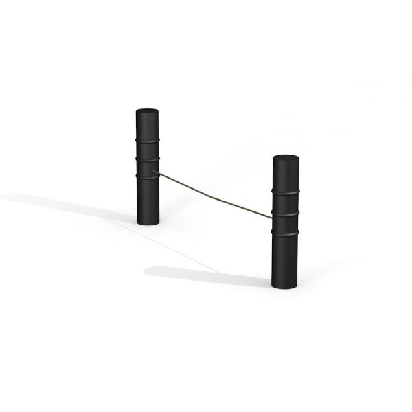 Slackline nero con due pali metallici.