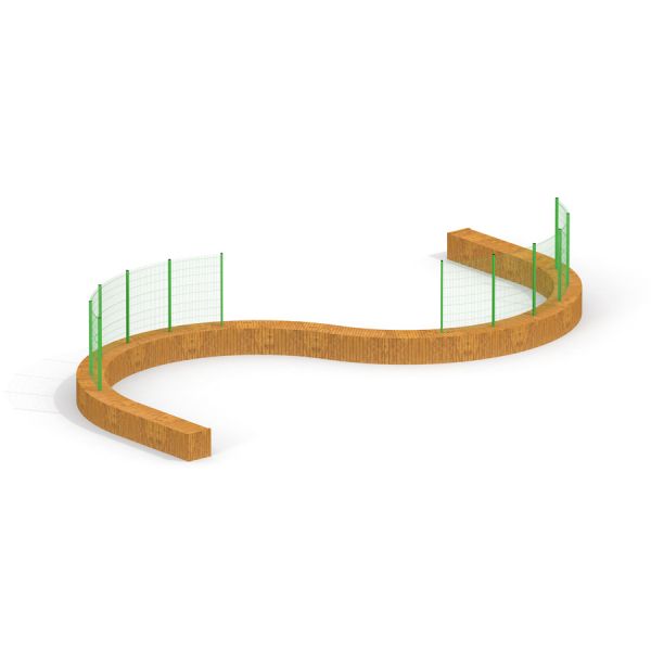 Struttura Multiarena curva in legno con recinzione in rete verde.