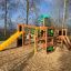 Jungle castle with slide in un parco giochi.