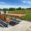 Table & Bench Steel Construction all'aperto in un contesto di parco