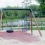 Double Swing all'aperto in un parco giochi
