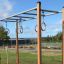 Scala orizzontale con anelli da arrampicata, attrezzatura da parco giochi all'aperto
