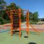Hexagon Training Set w/ Stairs in un parco giochi all'aperto.