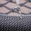Primo piano della connessione tra la corda e la catena di Metal Swing Frame 2+1+1 (BNS 90) (multiple swing).