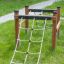 Struttura in legno Obstacle Course da esterno per bambini con rete da arrampicata.