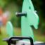 Attrezzatura da parco giochi verde Double Pony rocking.