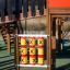 Struttura da gioco in legno con gioco Tic Tac Toe per bambini.