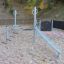 Starfish steel structure attrezzatura da arrampicata per parco giochi in un'area ghiaiosa.