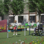Accessible educational playset con pannelli interattivi per bambini, inclusi utenti in sedia a rotelle in una 