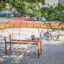 Struttura da parco giochi in acciaio con elementi per arrampicarsi.