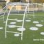 Struttura Steel Cross Climber in un parco giochi.