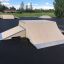 Fun Box type 2 per skatepark con rampe e superficie liscia.