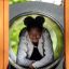 Bambino che gioca all'interno della Tritowers Nature castle with slide.