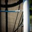 Medusa steel structure primo piano con corde blu