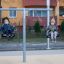 Attrezzature da parco giochi Youth Double Swing con due bambini che dondolano all'aperto