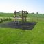 Sherwood wooden playhouse in un'area esterna erbosa.