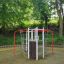 Attrezzature da parco giochi Orca steel structure circondate dal verde