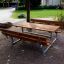 Table & Bench da esterno allestito in un parco.