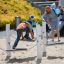 Bambini che giocano sull'attrezzatura da parco giochi Kentucky.