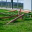 Set da gioco naturale in legno 'Gobi' sull'erba verde.