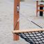 Hammock installato in una sabbiera del parco giochi.