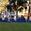 Parco giochi per bambini con Aztec arch steel structure.