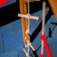 Scala di corda in legno sull'attrezzatura da area giochi Bounty ship with slide