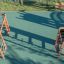 Strutture da arrampicata in legno per parco giochi e casetta da gioco.