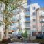 Concrete table tennis, free-standing in un cortile residenziale