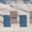 Concrete table tennis, free-standing tavoli in un ambiente esterno, vista dall'alto.