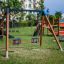 Swing Frame (double swing) in un parco giochi con sedili colorati