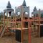 Parco giochi Windsor castle with slide per attività all'aperto dei bambini.