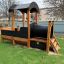 Struttura in legno Locomotive Nature train playhouse in un parco