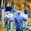 Attrezzature per fitness all'aperto Set 7 in uso in un parco forestale