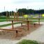 Attrezzatura fitness all'aperto - Double Jump Bars in un parco sportivo all'aperto.